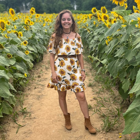 Meet your Posher, Brittnay - Picture 2 of 2